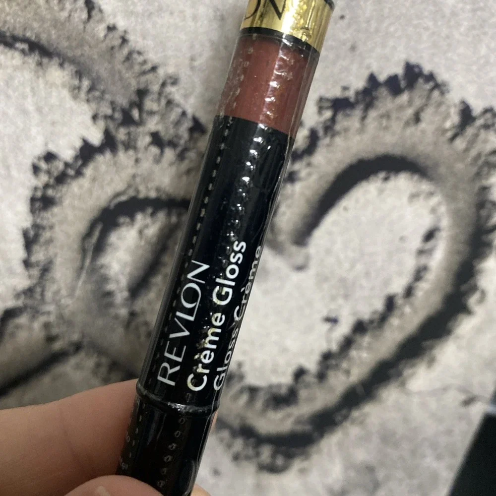 Revlon Creme Lip Gloss, 050‎ Cherry Tart, 0.04 fl oz, Sealed